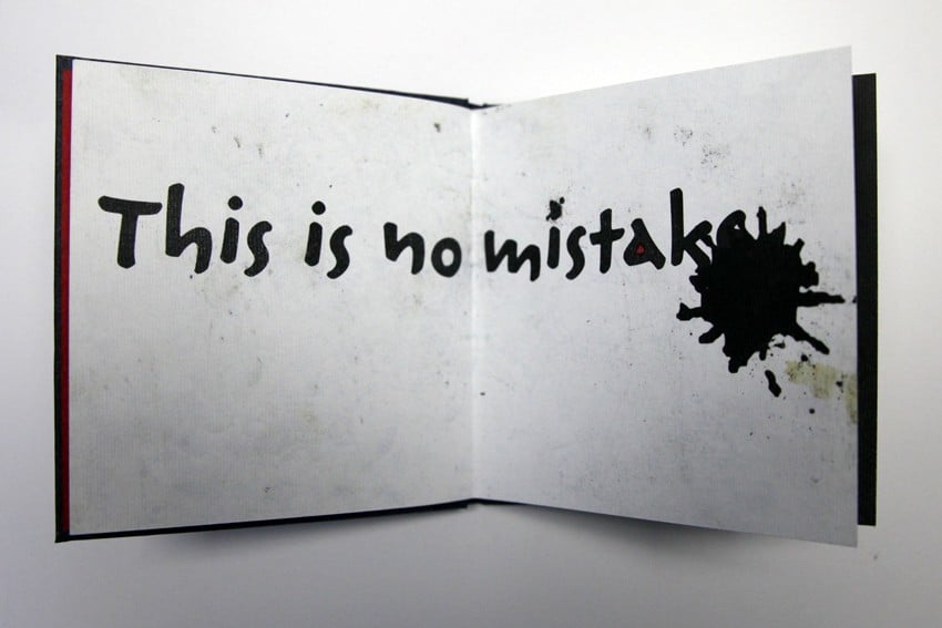 Doppelseite aus einem Artist Book , in dem es darum geht, dass Fehler eigentlich keine Fehler, sondern Impulse sind