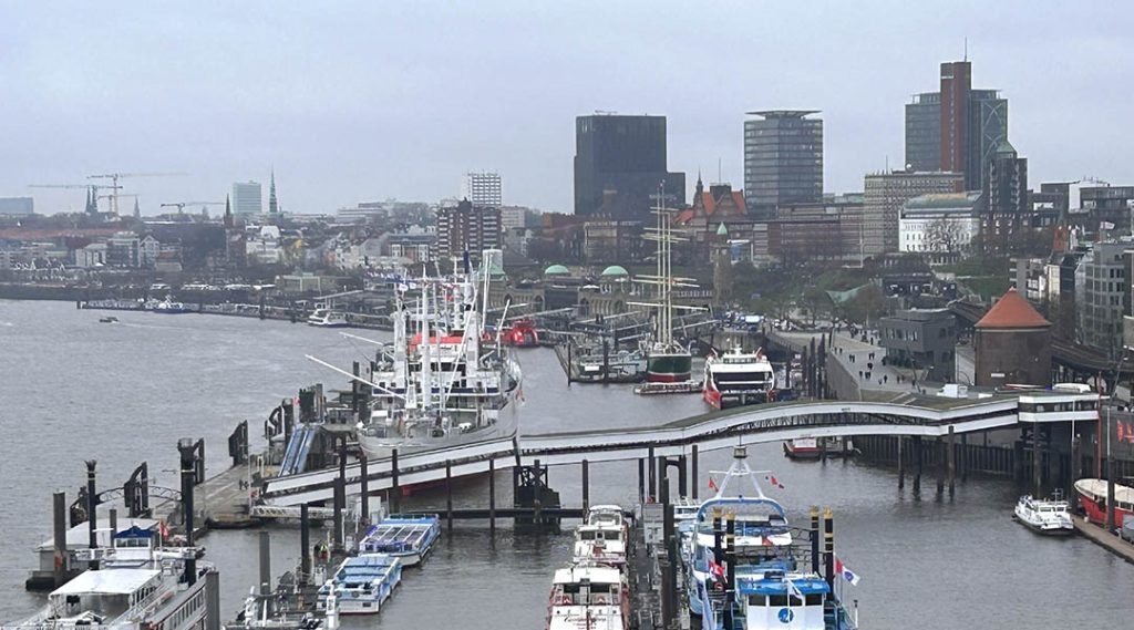 Blick auf Hamburg und den Hafen